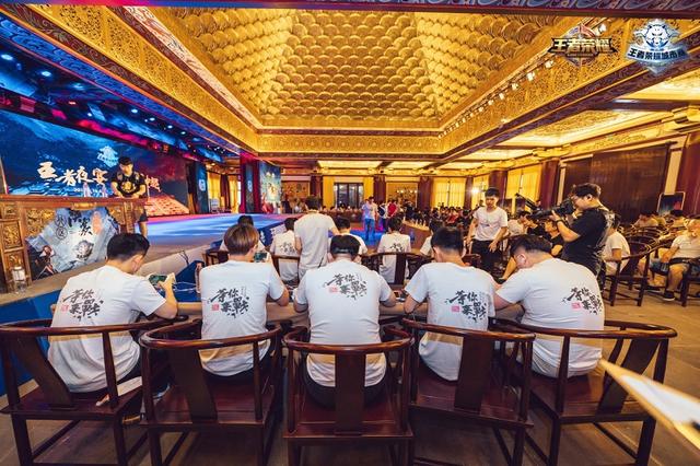 更是拉开空 更是拉开空